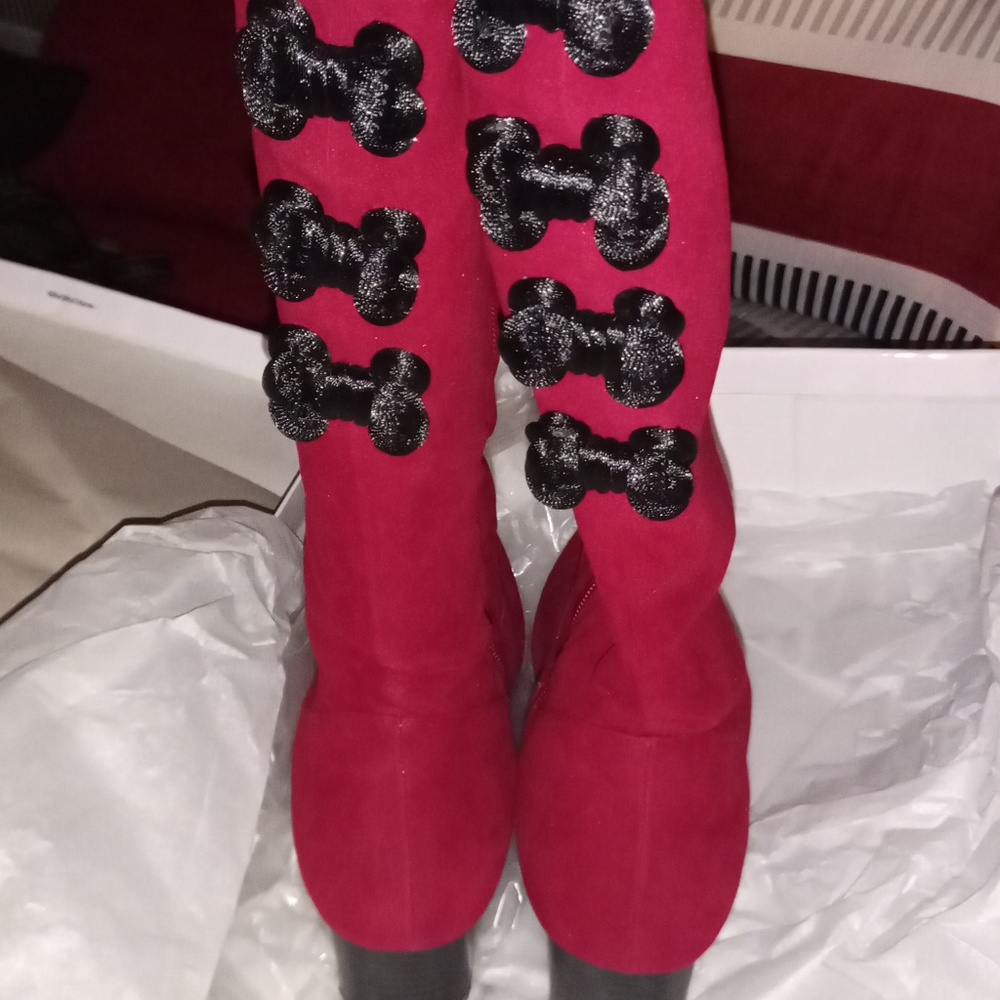 Boots - Picture 2 of 3
